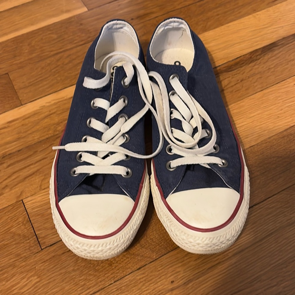 Converse all star unisex sneakers in navy blue size 6.5
